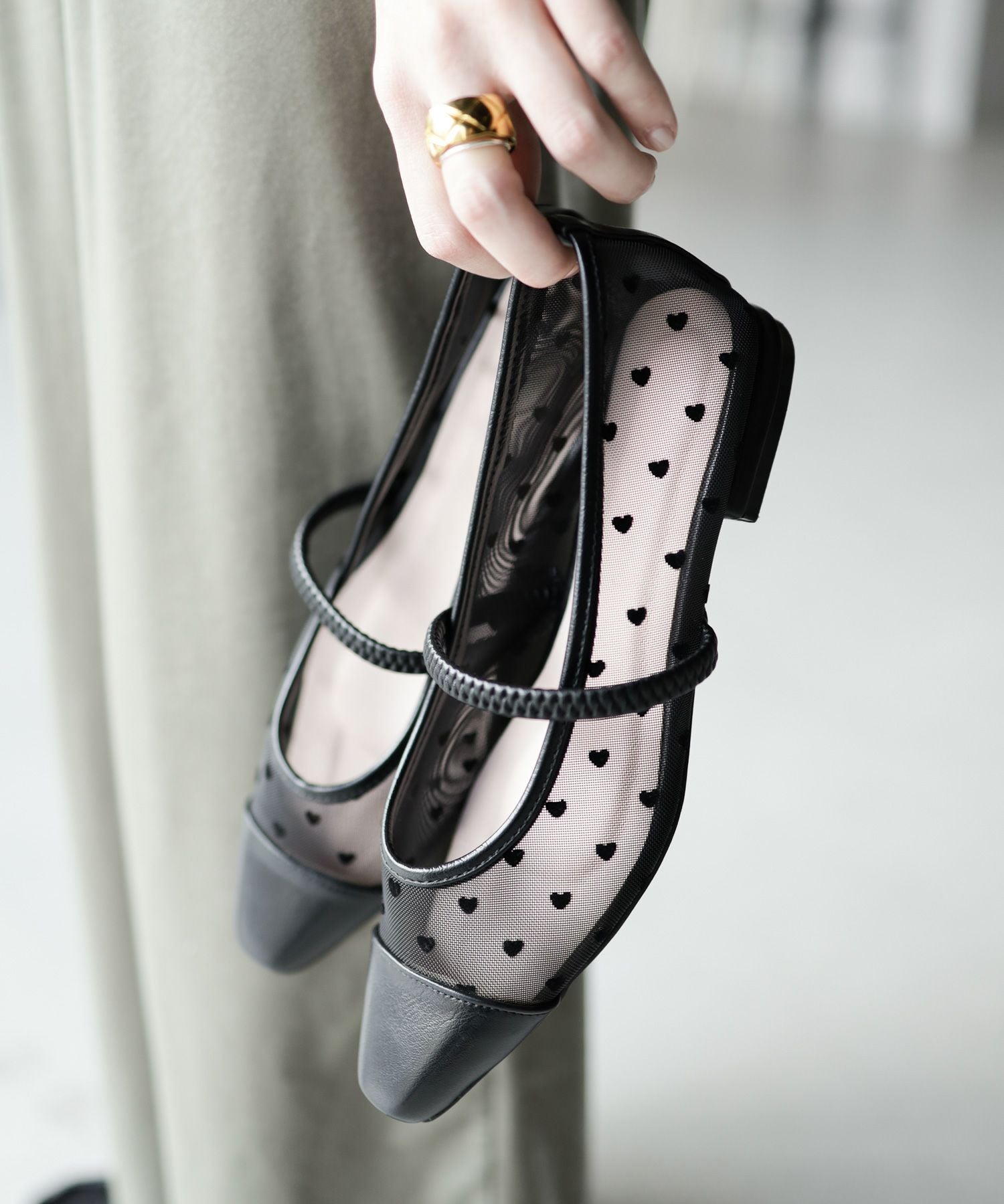 シースルーメリージェーンパンプス