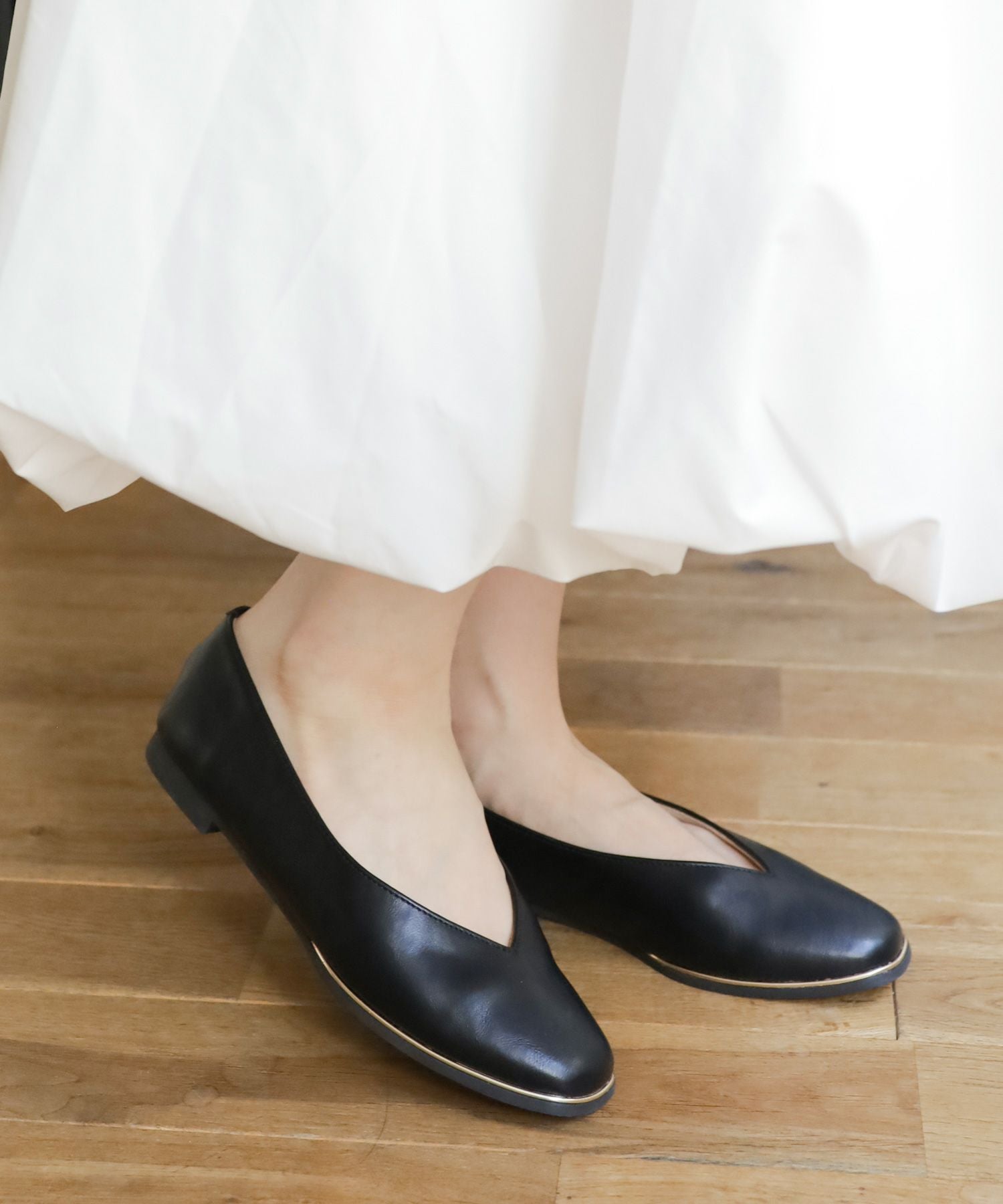 ゴールドピーススクエアトゥフラットパンプス