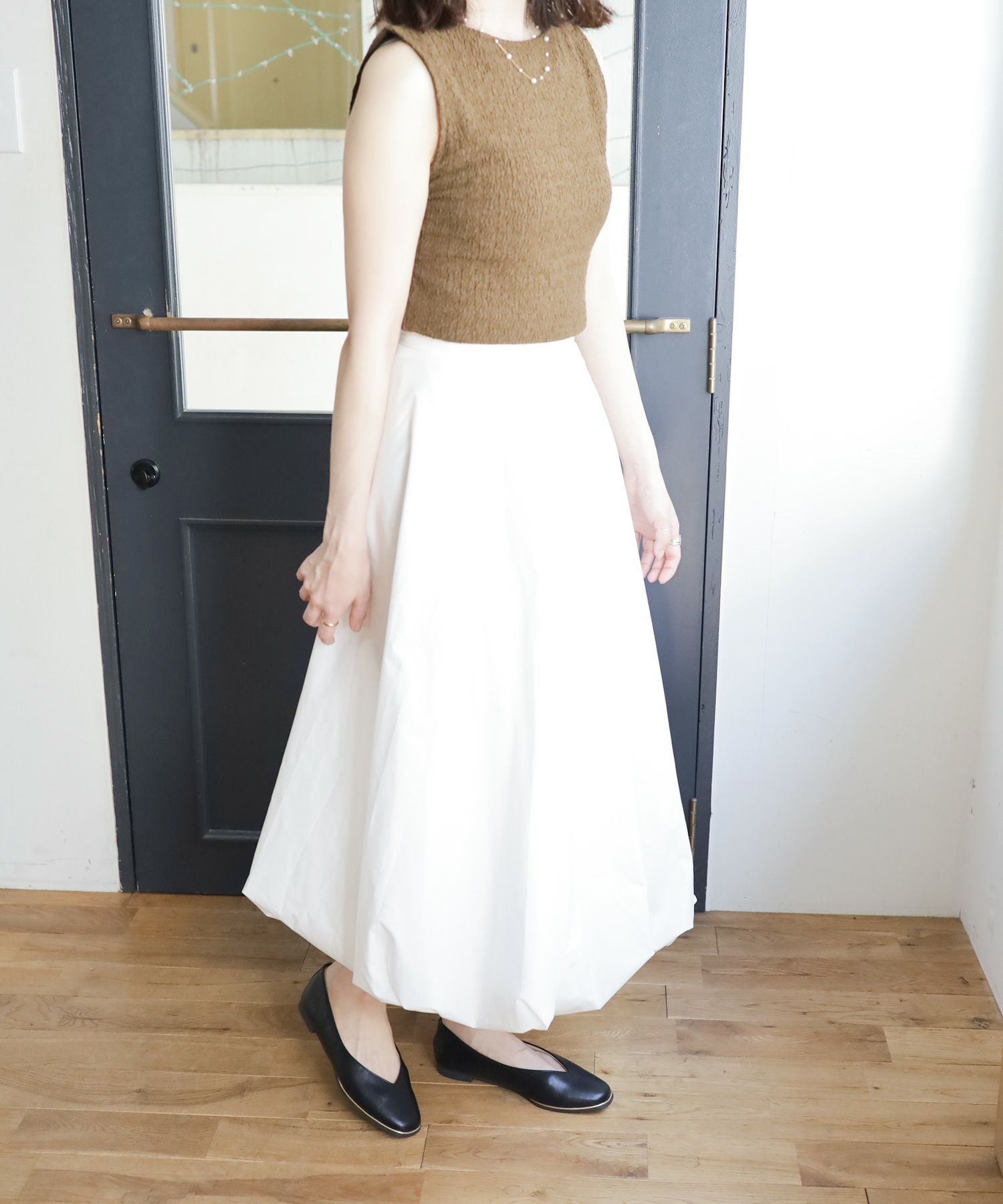 ゴールドピーススクエアトゥフラットパンプス