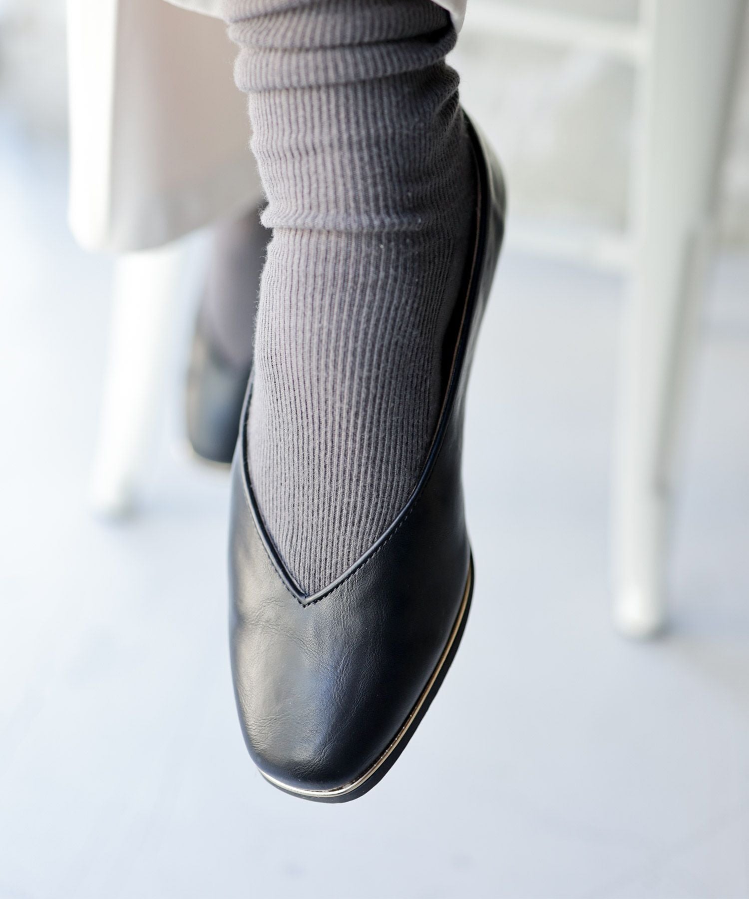 ゴールドピーススクエアトゥフラットパンプス