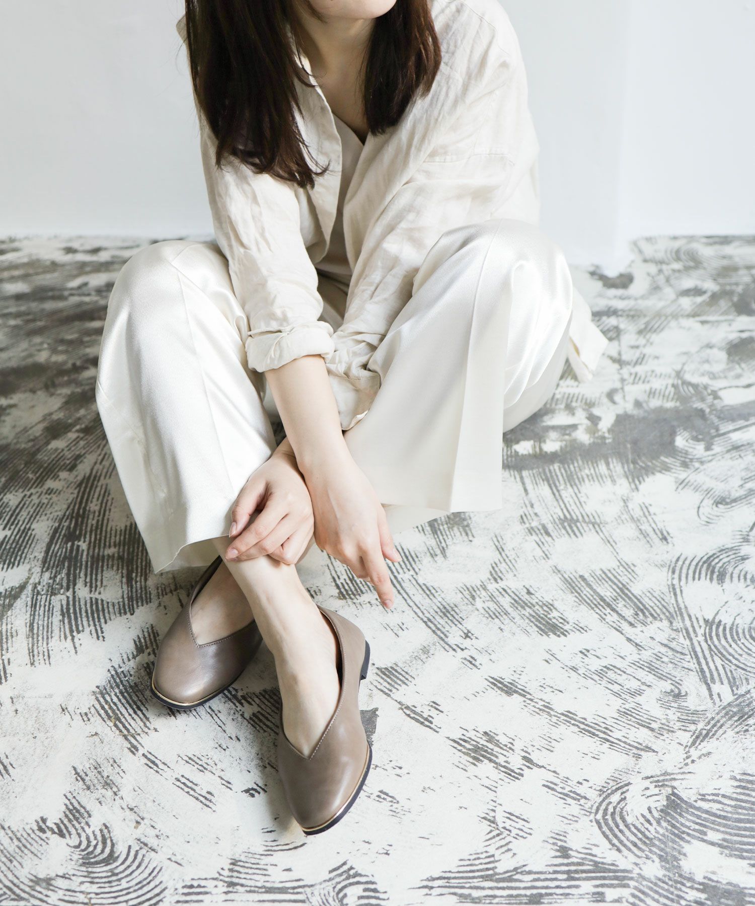 ゴールドピーススクエアトゥフラットパンプス