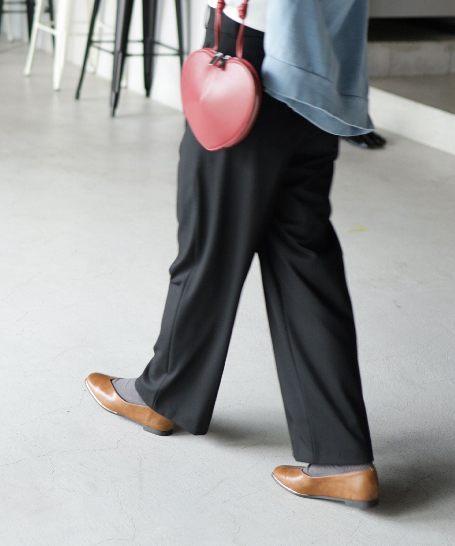 ゴールドピーススクエアトゥフラットパンプス