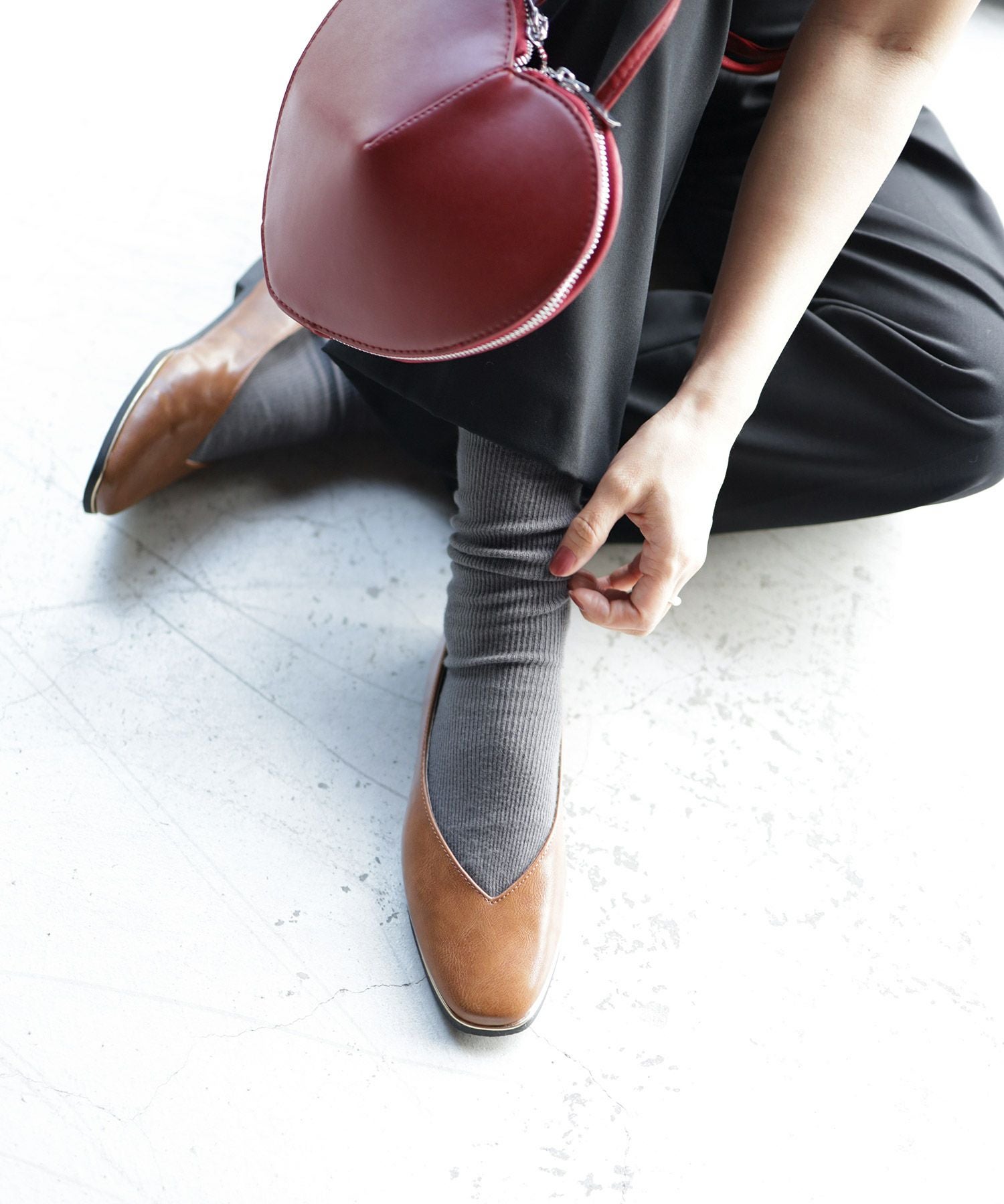 ゴールドピーススクエアトゥフラットパンプス