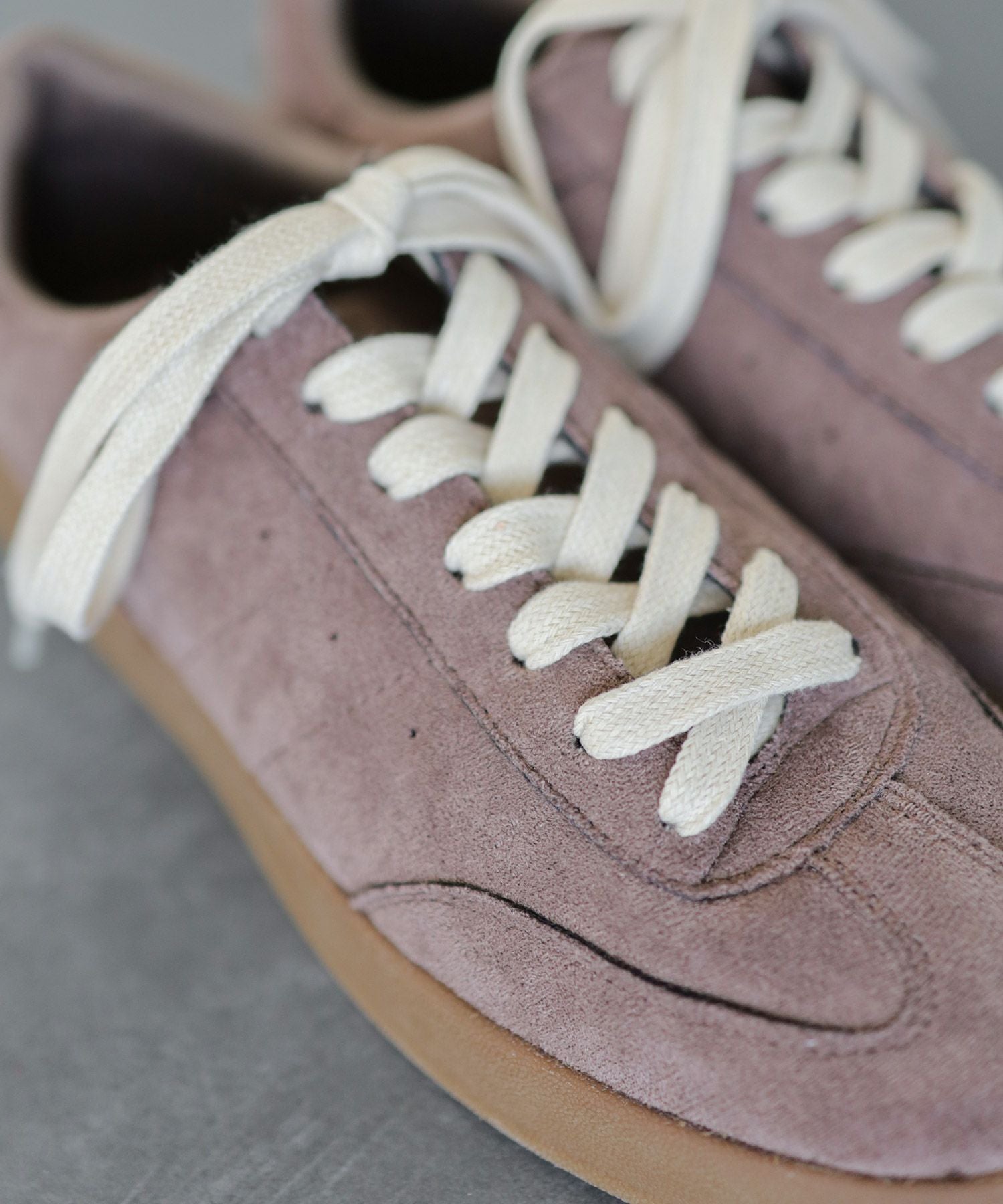 ガムソールレースアップスニーカー ▲返品不可