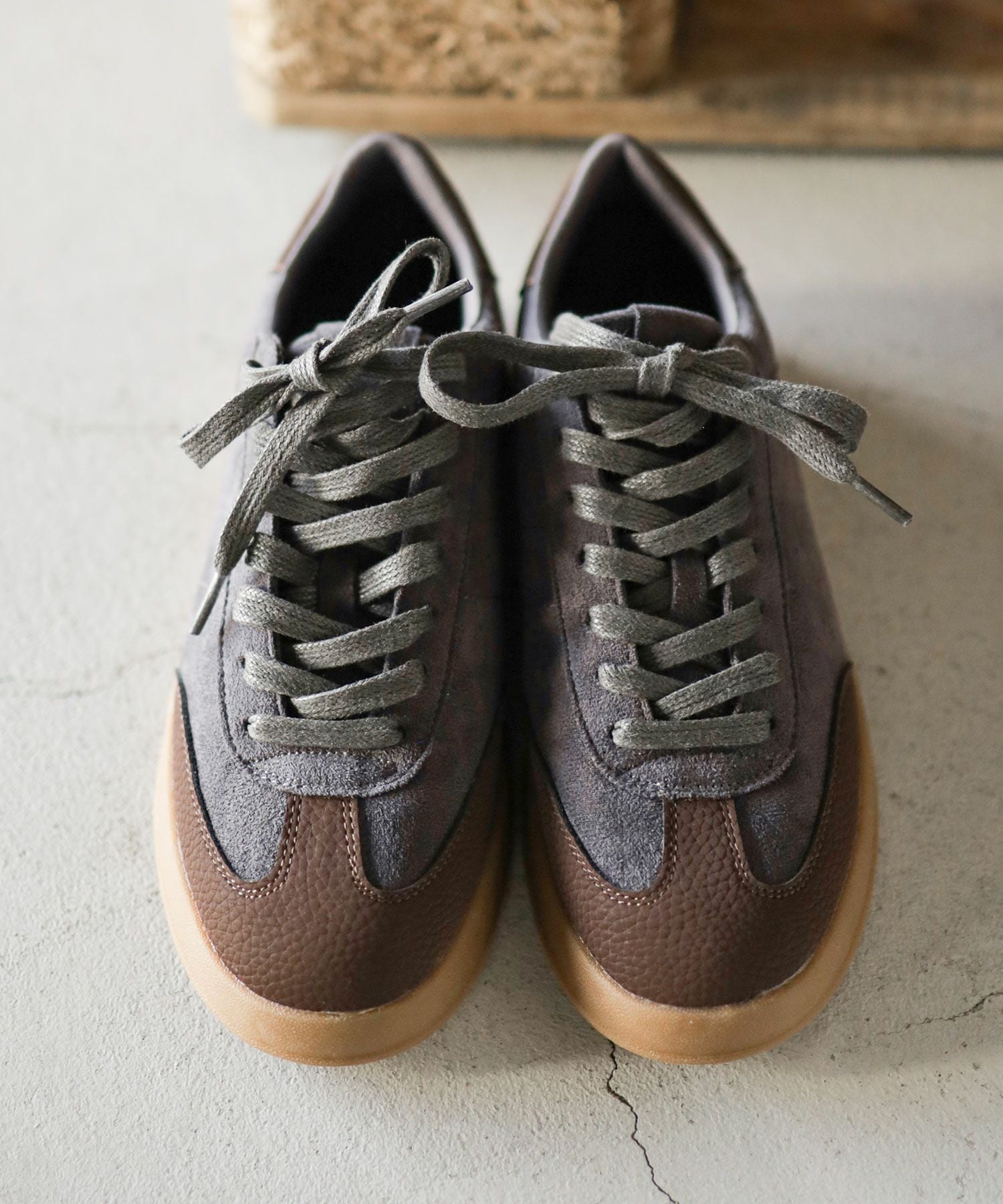 ガムソールレースアップスニーカー ▲返品不可