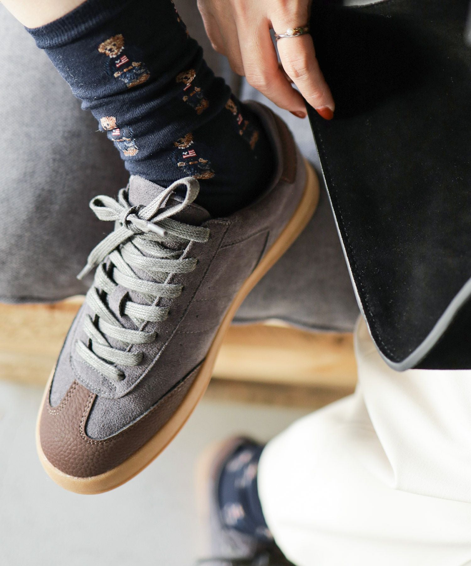 ガムソールレースアップスニーカー ▲返品不可