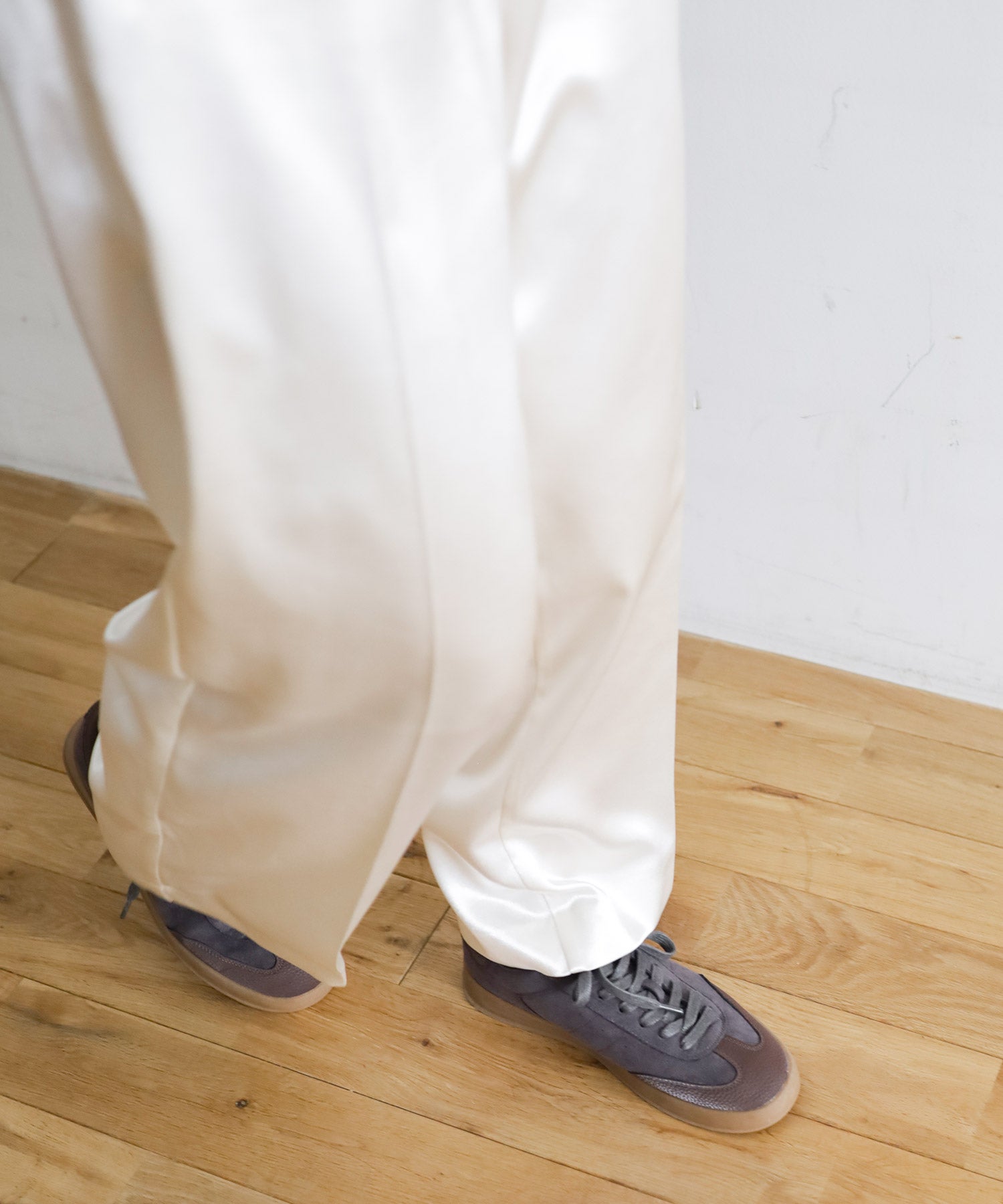 ガムソールレースアップスニーカー ▲返品不可