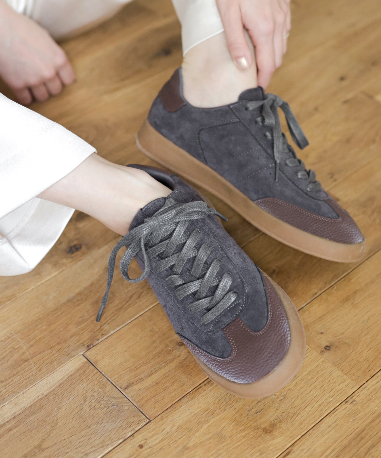 ガムソールレースアップスニーカー ▲返品不可