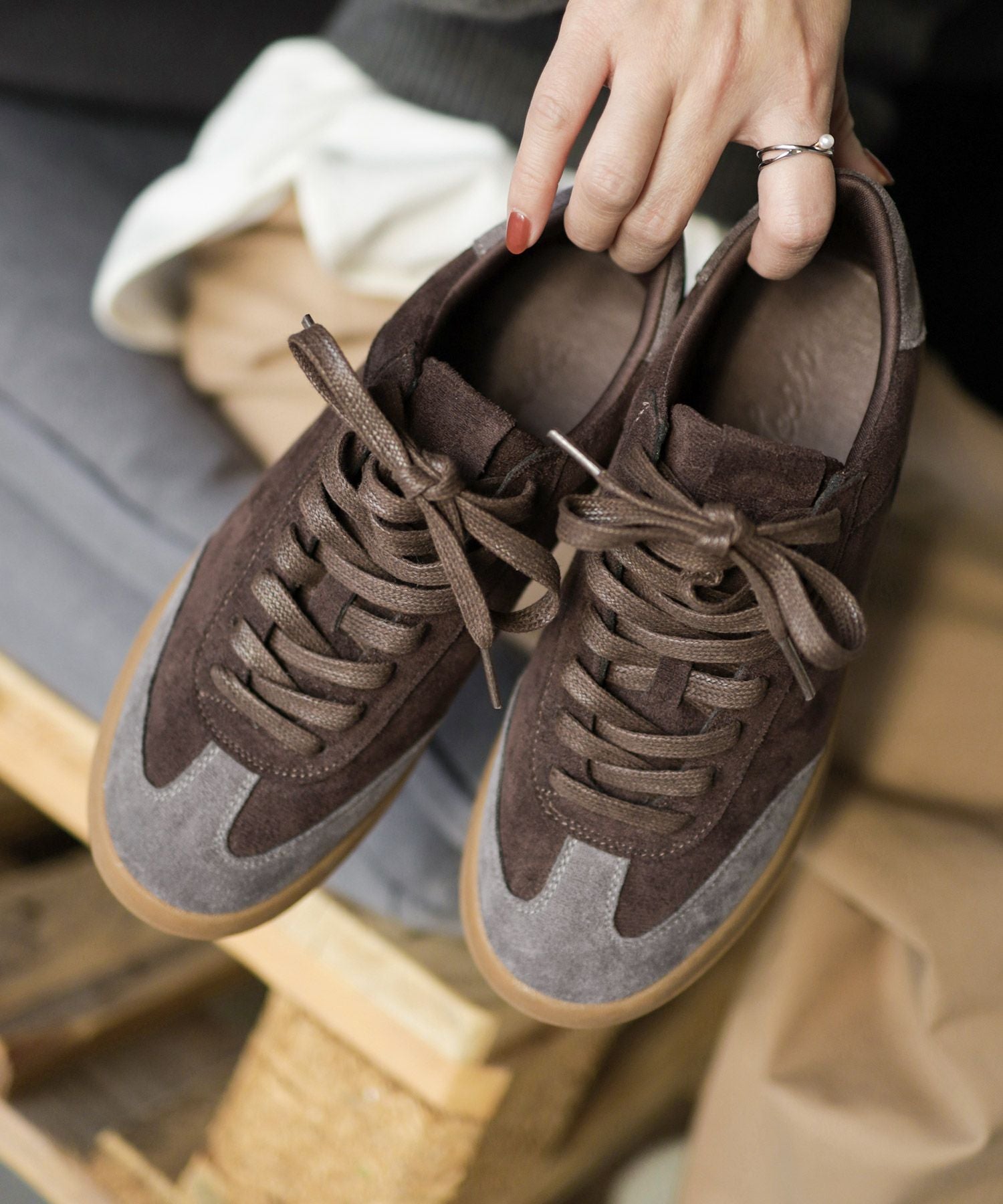 ガムソールレースアップスニーカー ▲返品不可