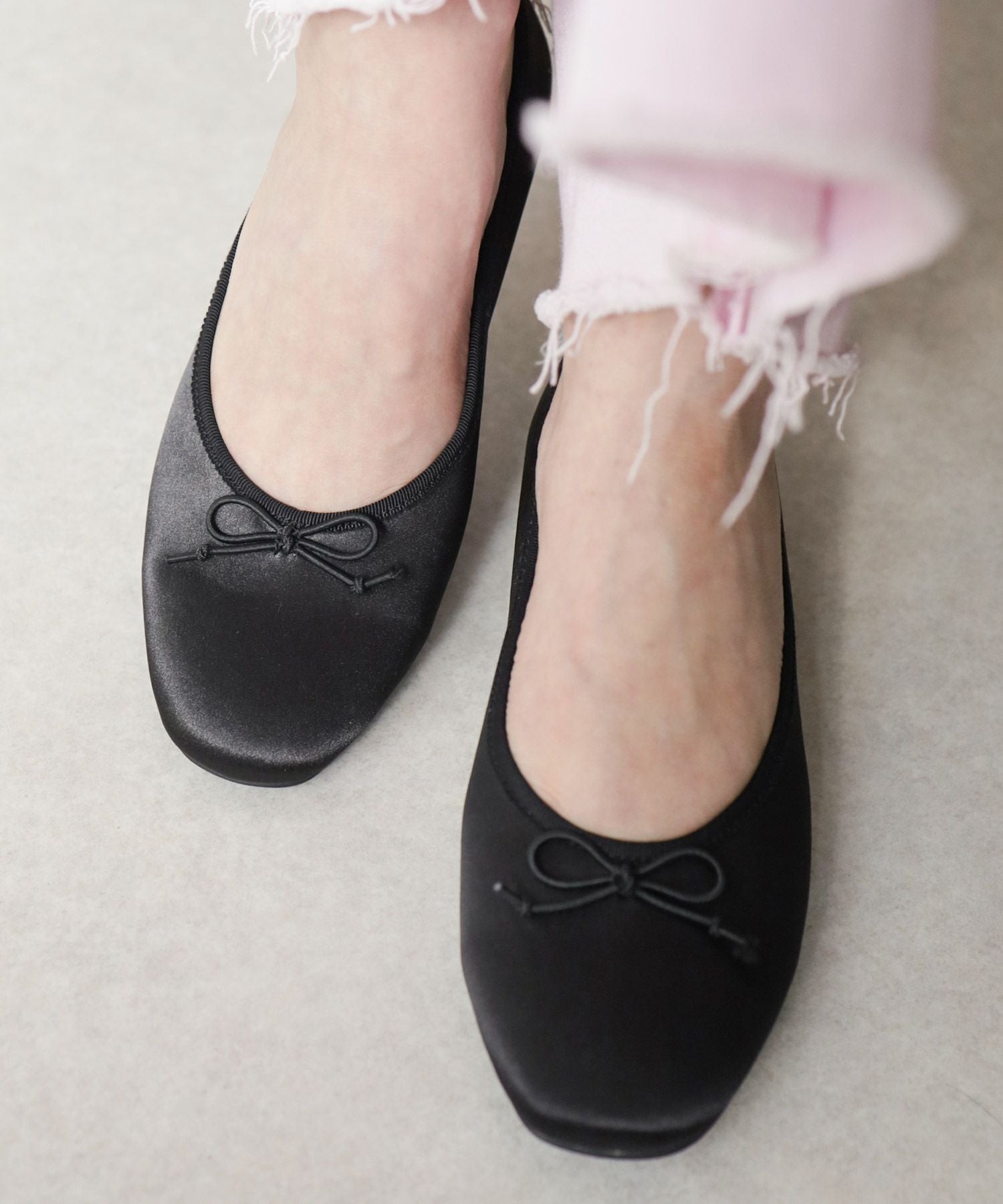 かかとがパカパカしにくい!ローヒールスクエアトゥパンプス