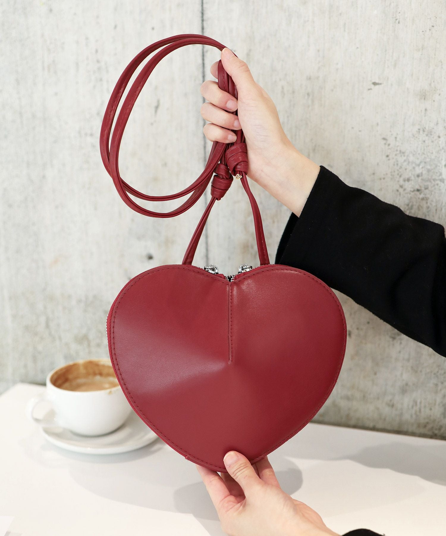 大人可愛い ハートロゴ ワンショルダーバッグ 茶 ハート型ショルダーバッグ【公式ショップ限定販売アイテム】 | SESTO