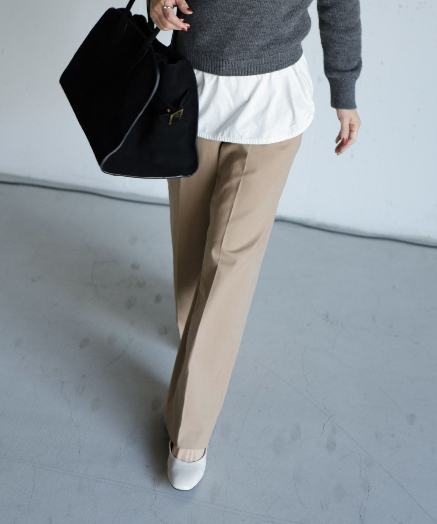 かかとがパカパカしにくい!スクエアトゥチャンキーヒールパンプス