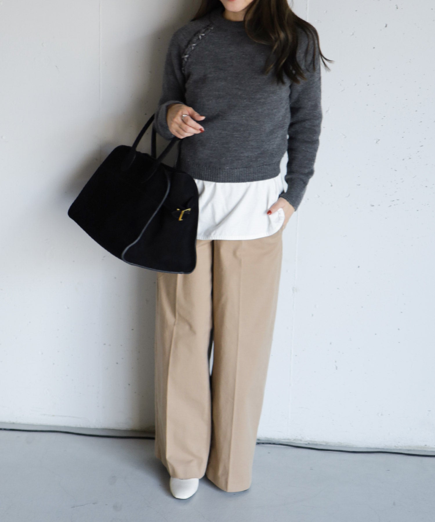 かかとがパカパカしにくい!スクエアトゥチャンキーヒールパンプス