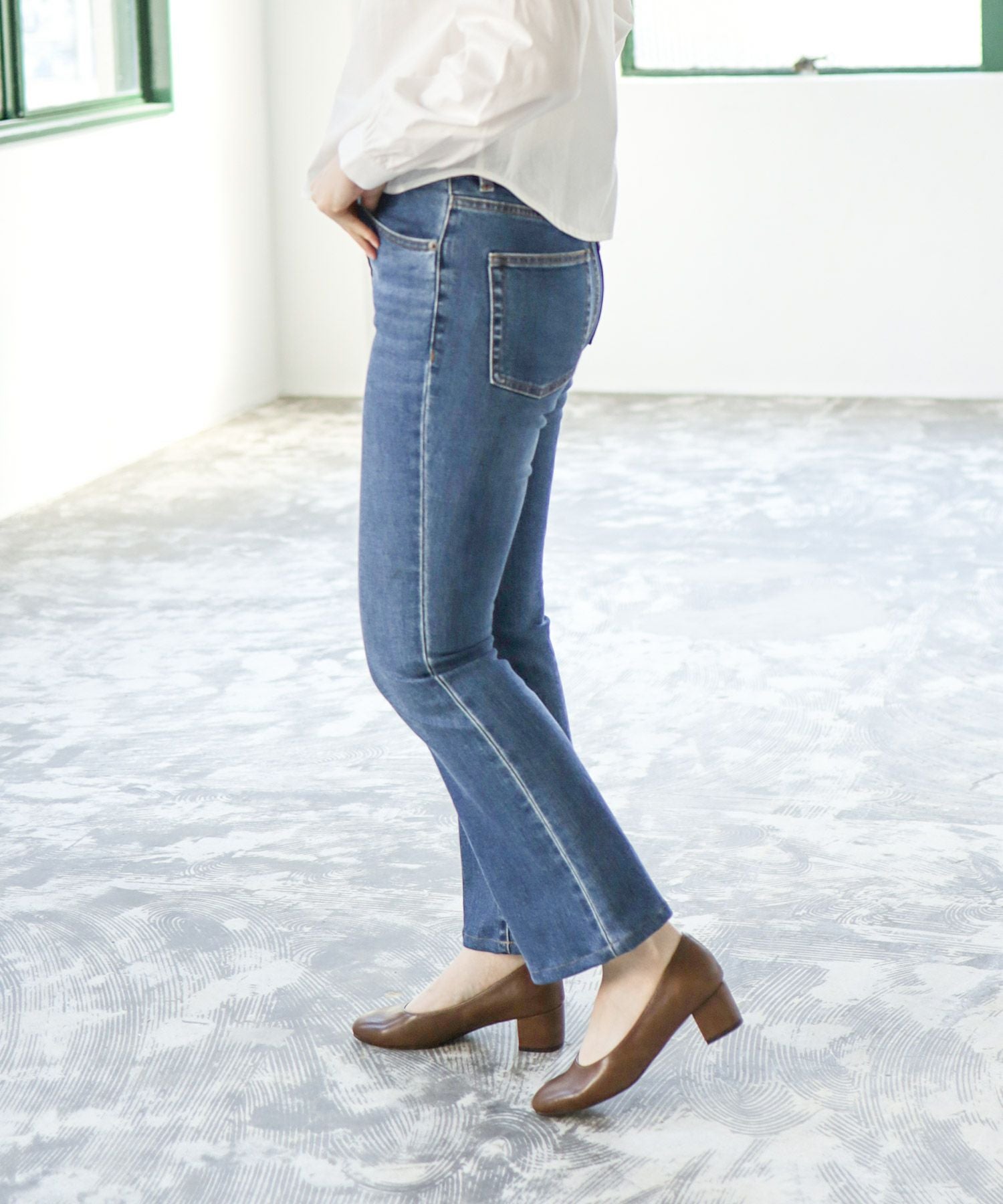 かかとがパカパカしにくい！スクエアトゥチャンキーヒールパンプス