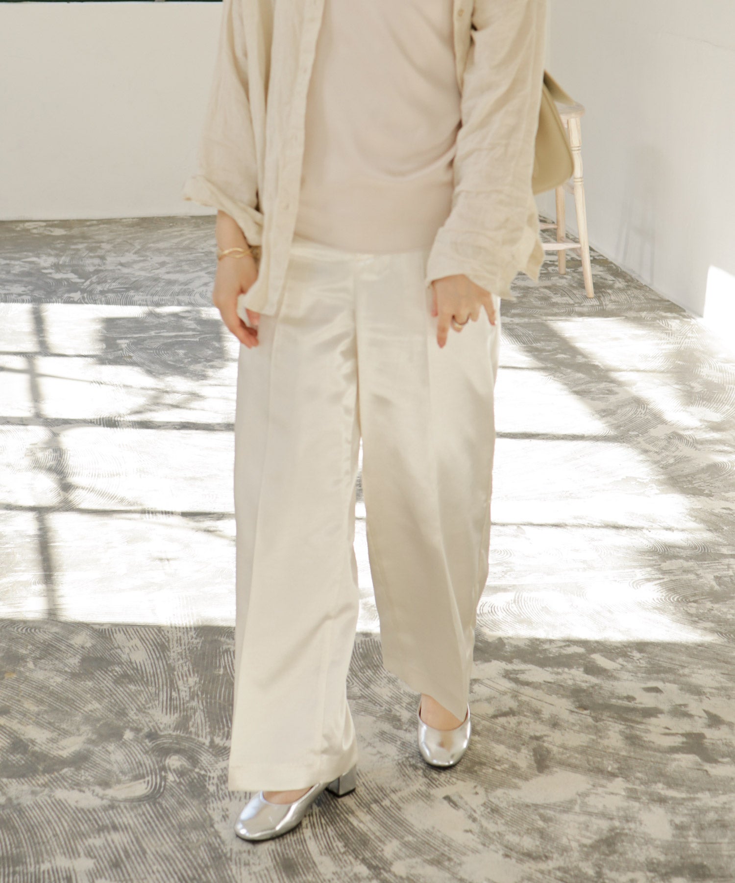 かかとがパカパカしにくい！スクエアトゥチャンキーヒールパンプス