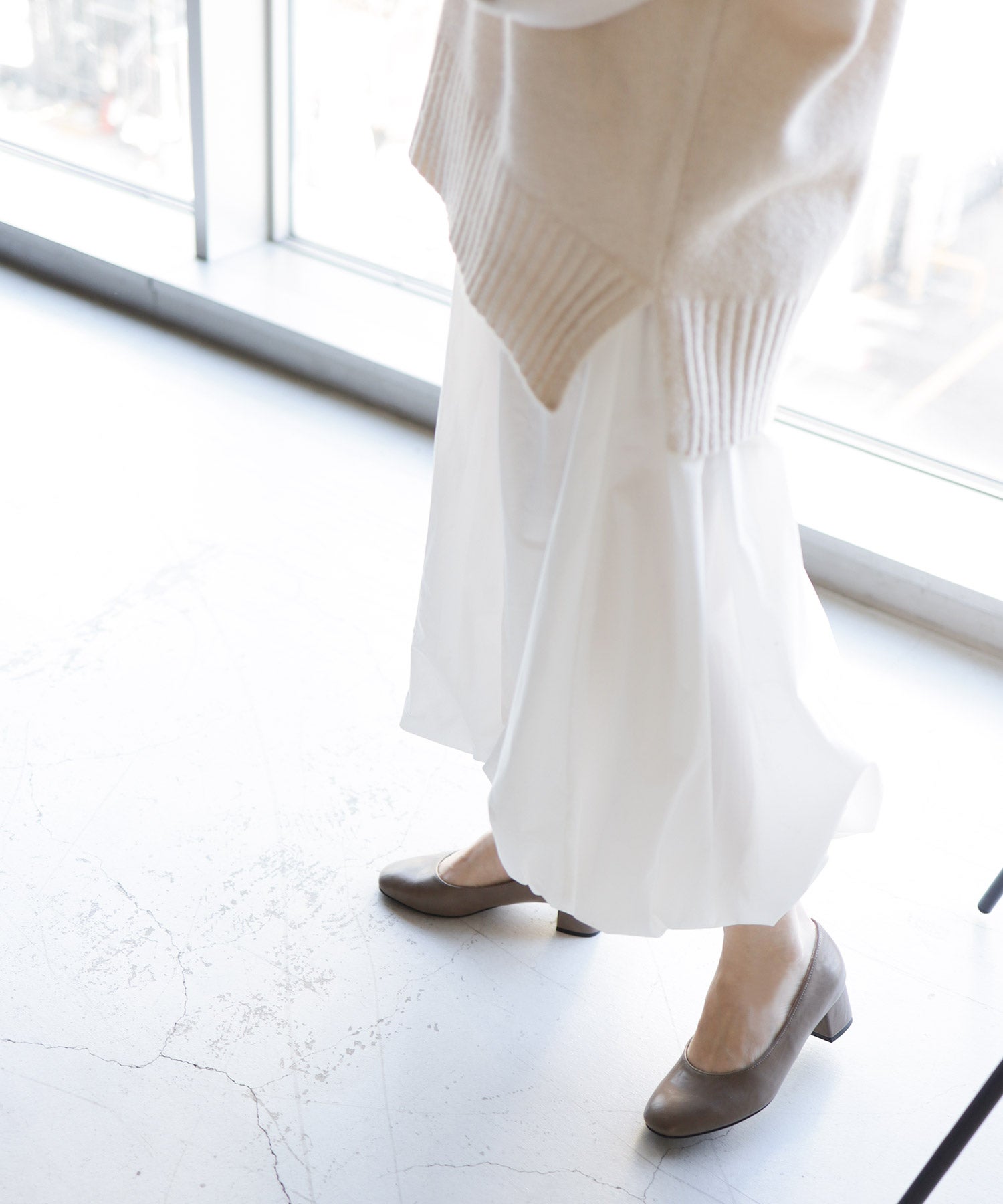 かかとがパカパカしにくい！スクエアトゥチャンキーヒールパンプス