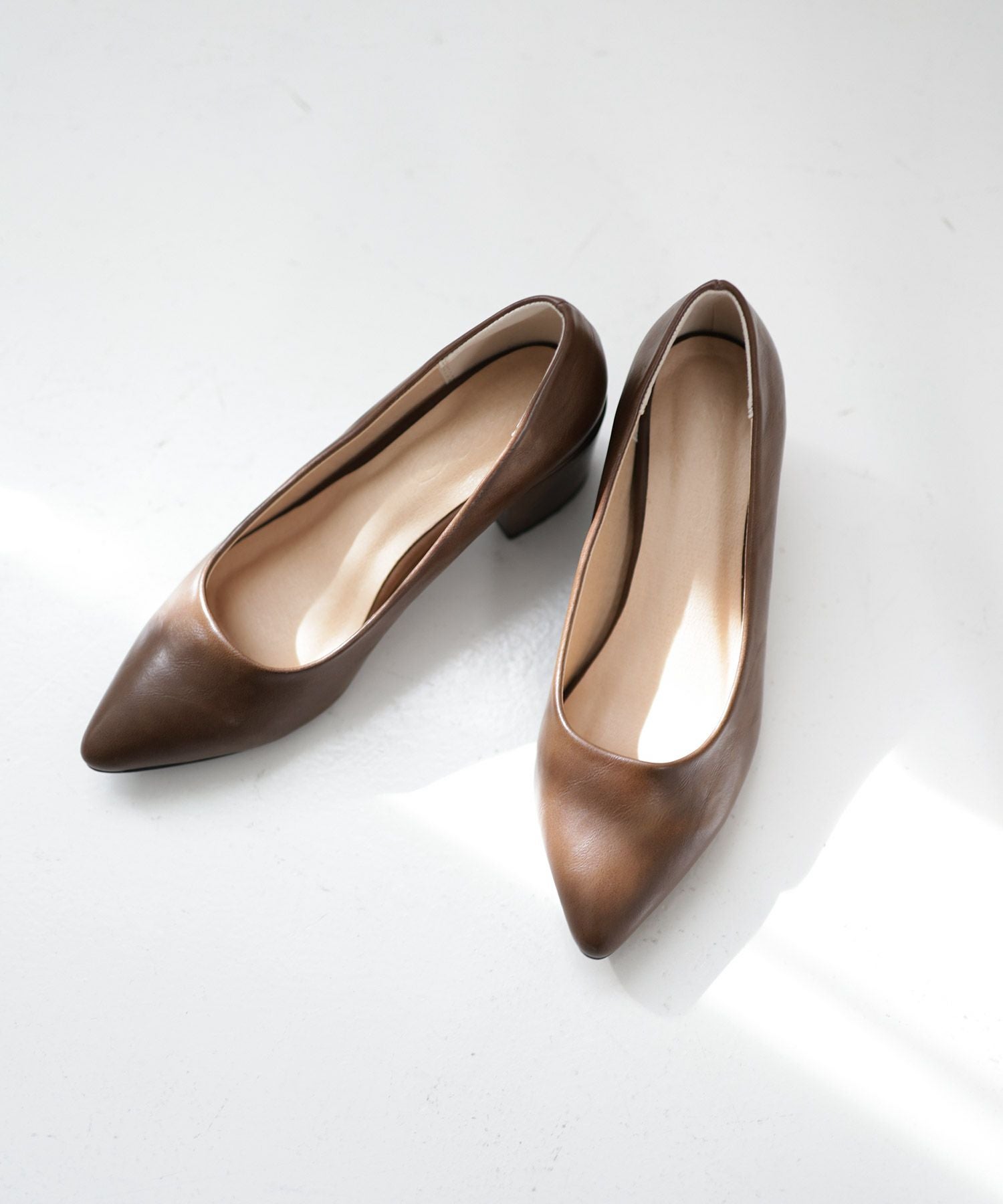 かかとがパカパカしにくい！ポインテッドトゥチャンキーヒールパンプス NEWサイズ 一部4月末～5月上旬入荷予定