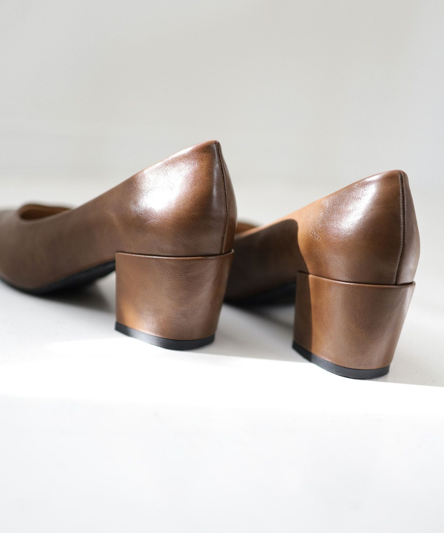 かかとがパカパカしにくい!ポインテッドトゥチャンキーヒールパンプス NEWサイズ 一部4月末~5月上旬入荷予定