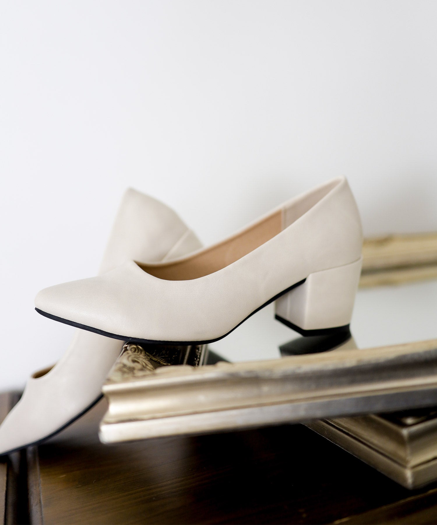 かかとがパカパカしにくい！ポインテッドトゥチャンキーヒールパンプス NEWサイズ 一部5月上旬入荷予定