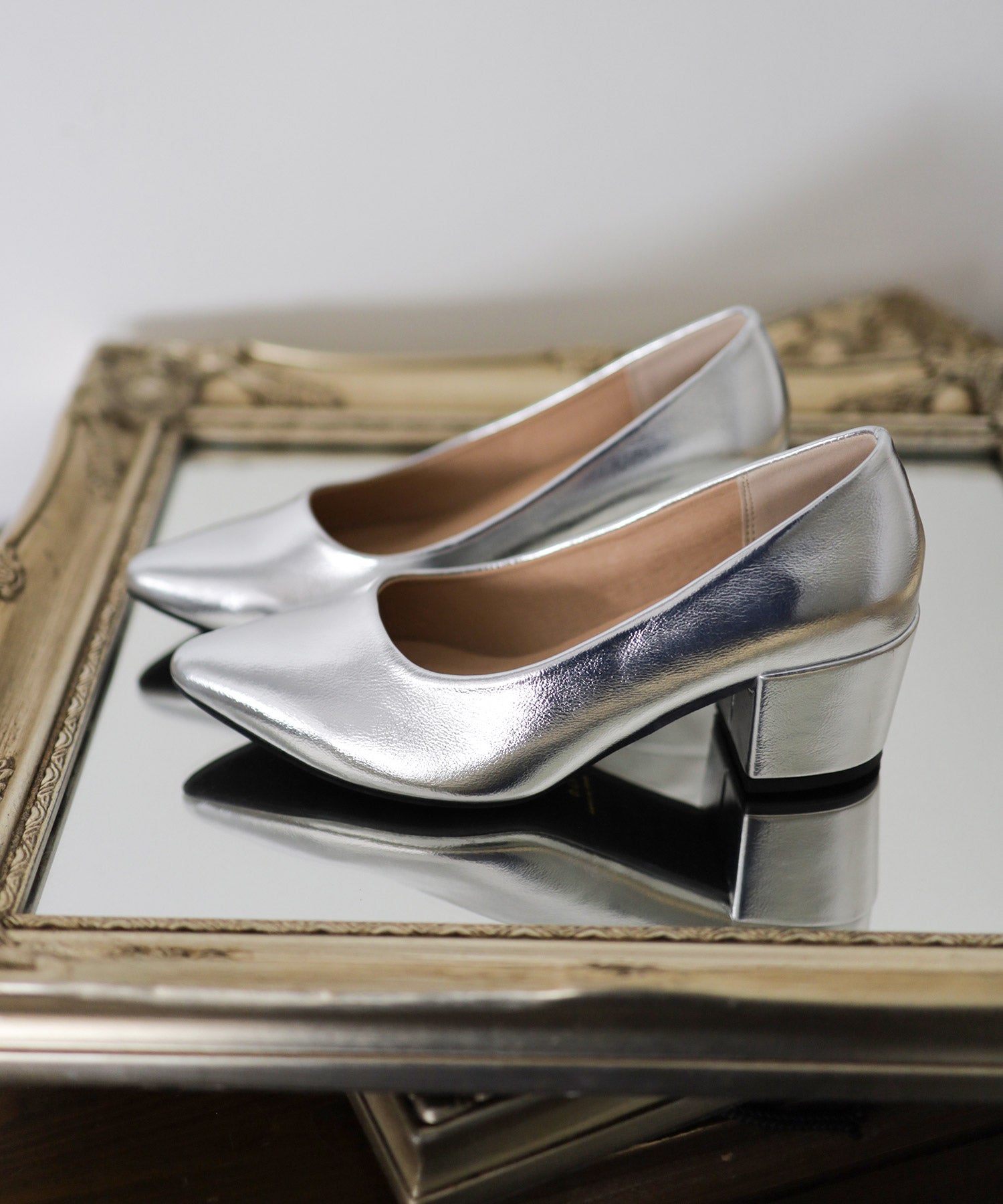 かかとがパカパカしにくい！ポインテッドトゥチャンキーヒールパンプス NEWサイズ 一部5月上旬入荷予定