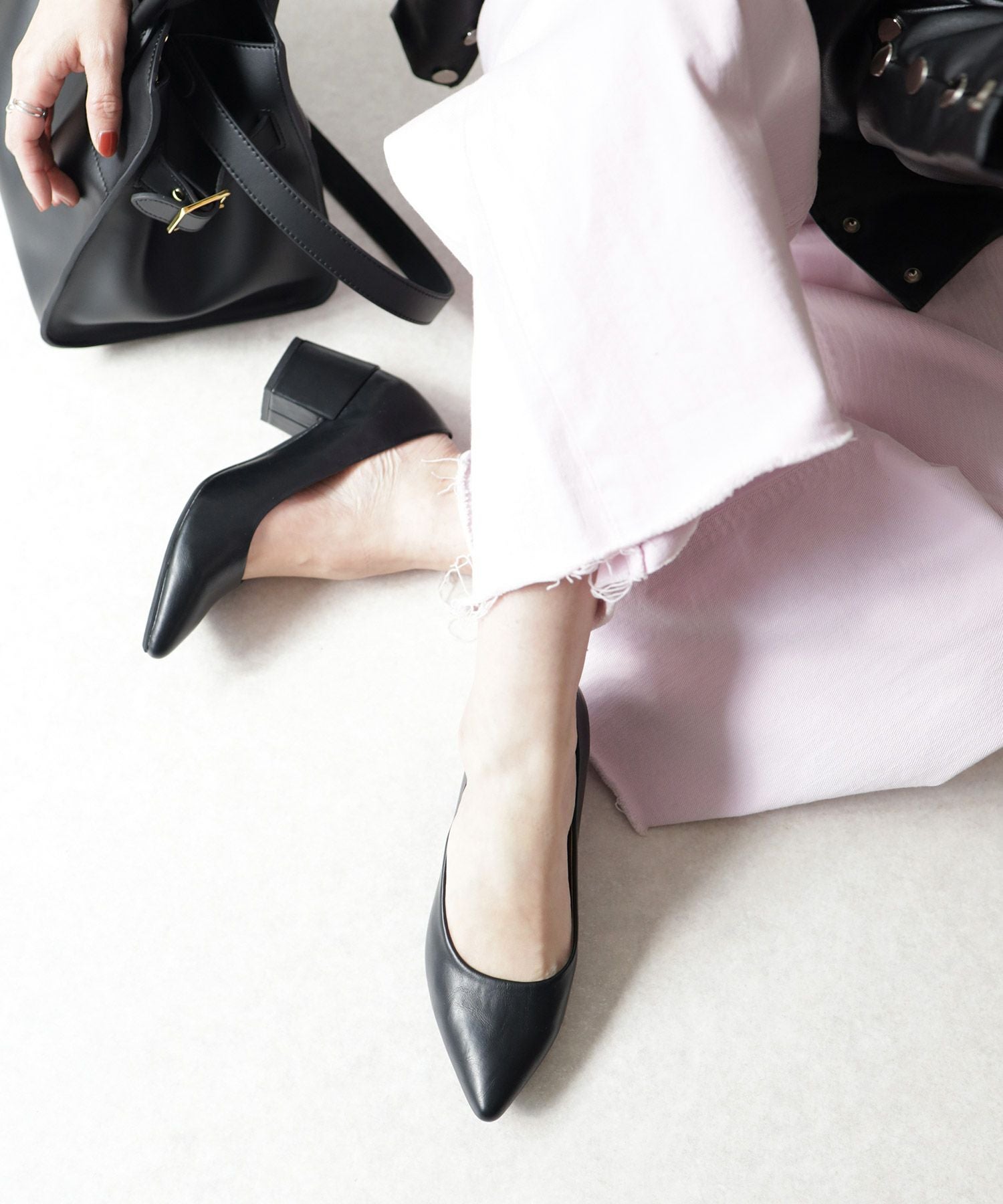 かかとがパカパカしにくい！ポインテッドトゥチャンキーヒールパンプス NEWサイズ 一部4月末～5月上旬入荷予定